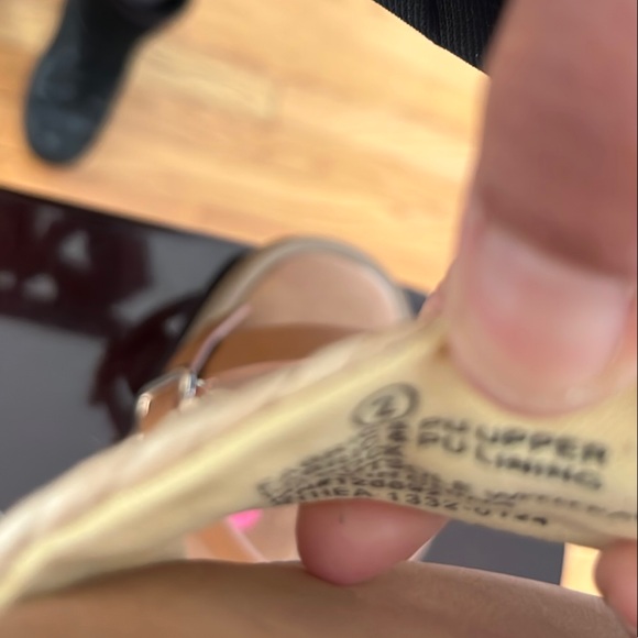 Steve Madden Cream and Brown Flat Sandals with Ankle Strap - Picture 9 of 10